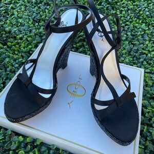 Joey women’s Black Strappy Heels,size 10